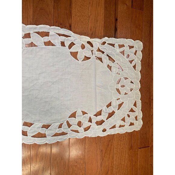 Handcrafted White Lace Table Runner Floral Cutout Pattern Home Decor 38x14 - Picture 5 of 10